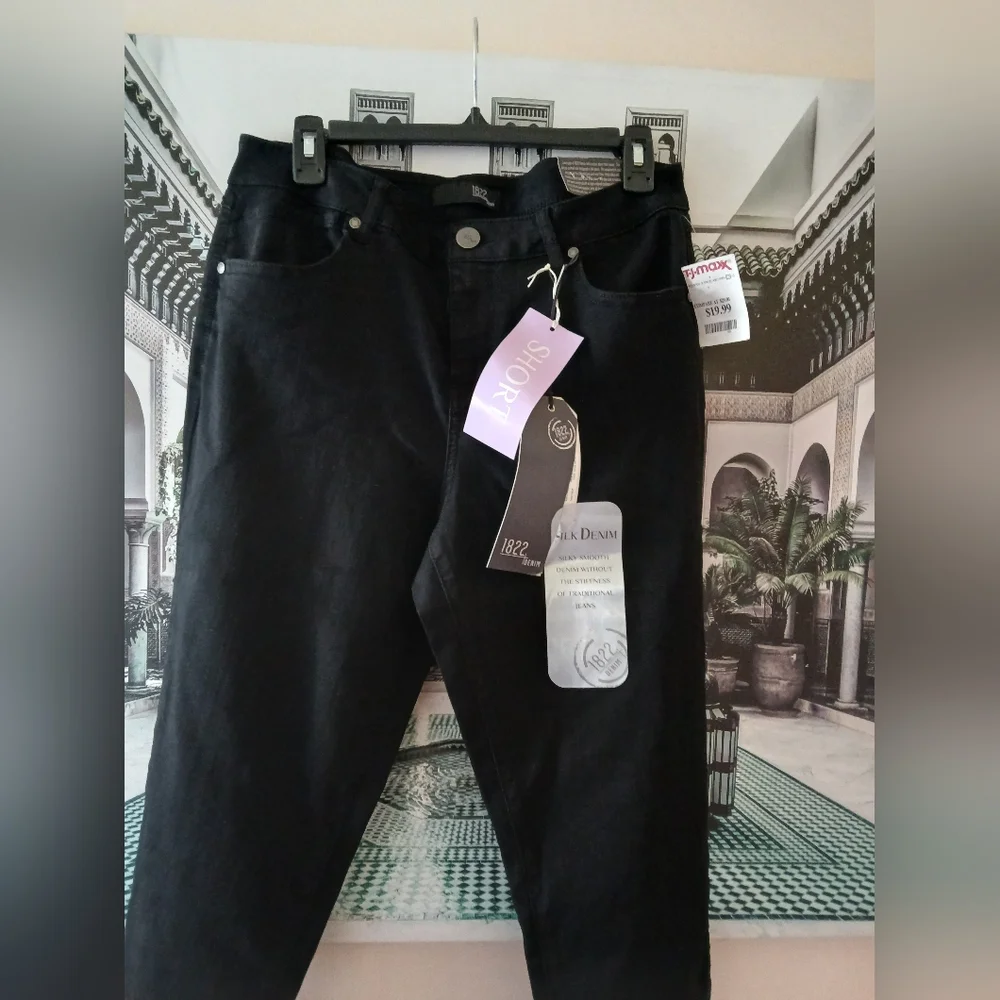 Women's Black Jeans - Picture 4 of 14